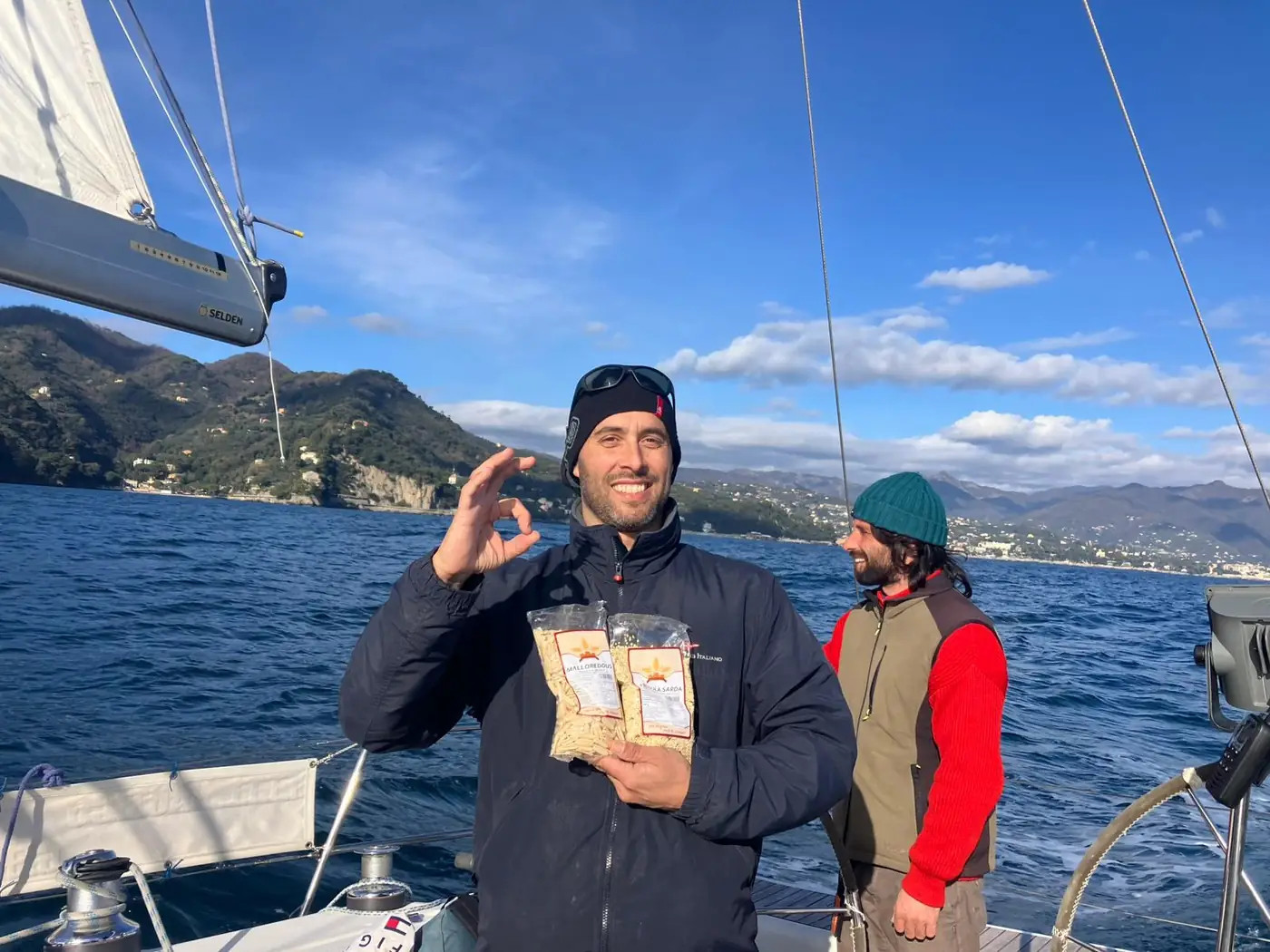 Malloreddus e fregula sarda a bordo di una barca a vela in Liguria