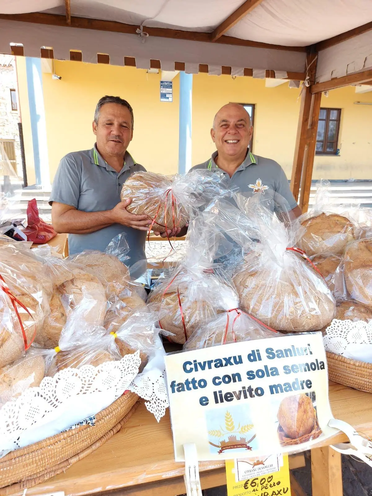 Banco del Civraxu di Sanluri a una fiera di paese
